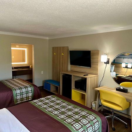 Days Inn By Wyndham Houston East Eksteriør bilde