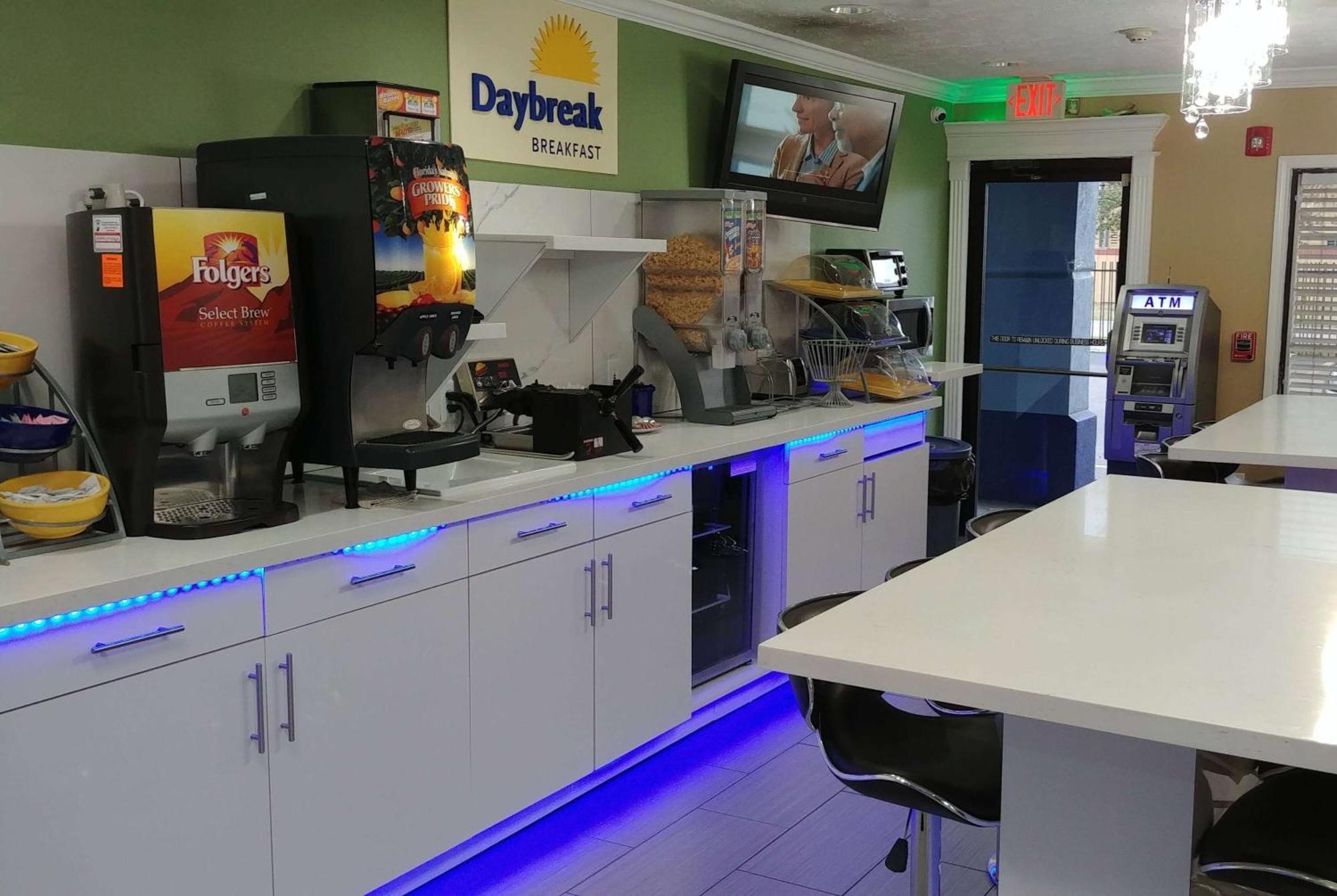 Days Inn By Wyndham Houston East Eksteriør bilde
