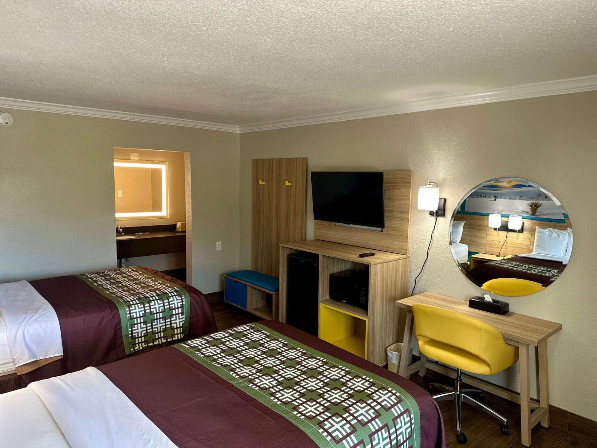 Days Inn By Wyndham Houston East Eksteriør bilde