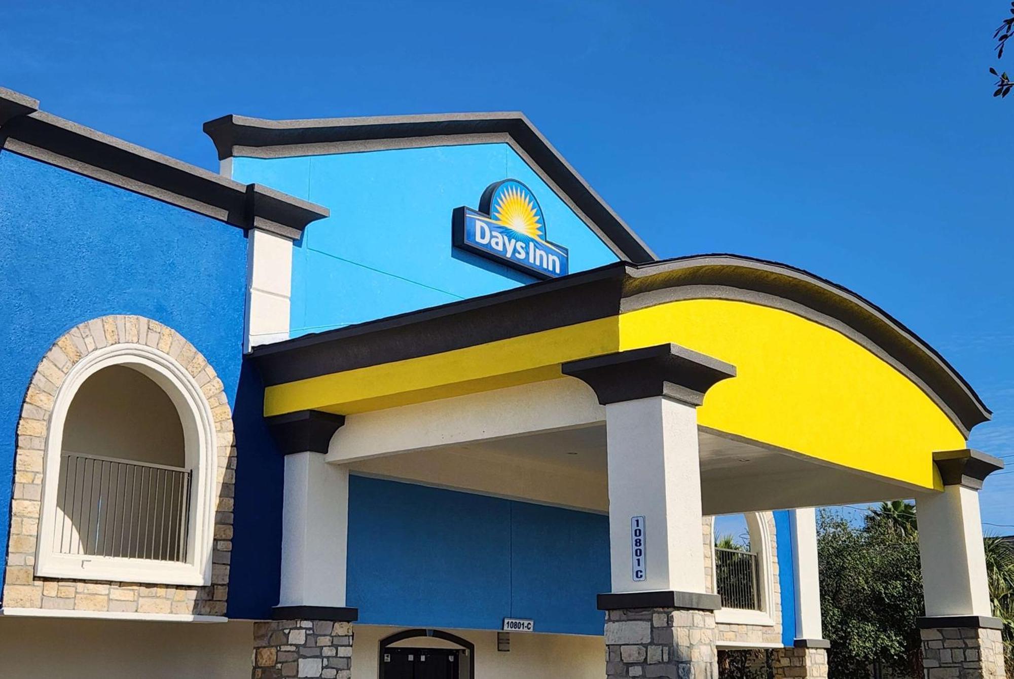Days Inn By Wyndham Houston East Eksteriør bilde