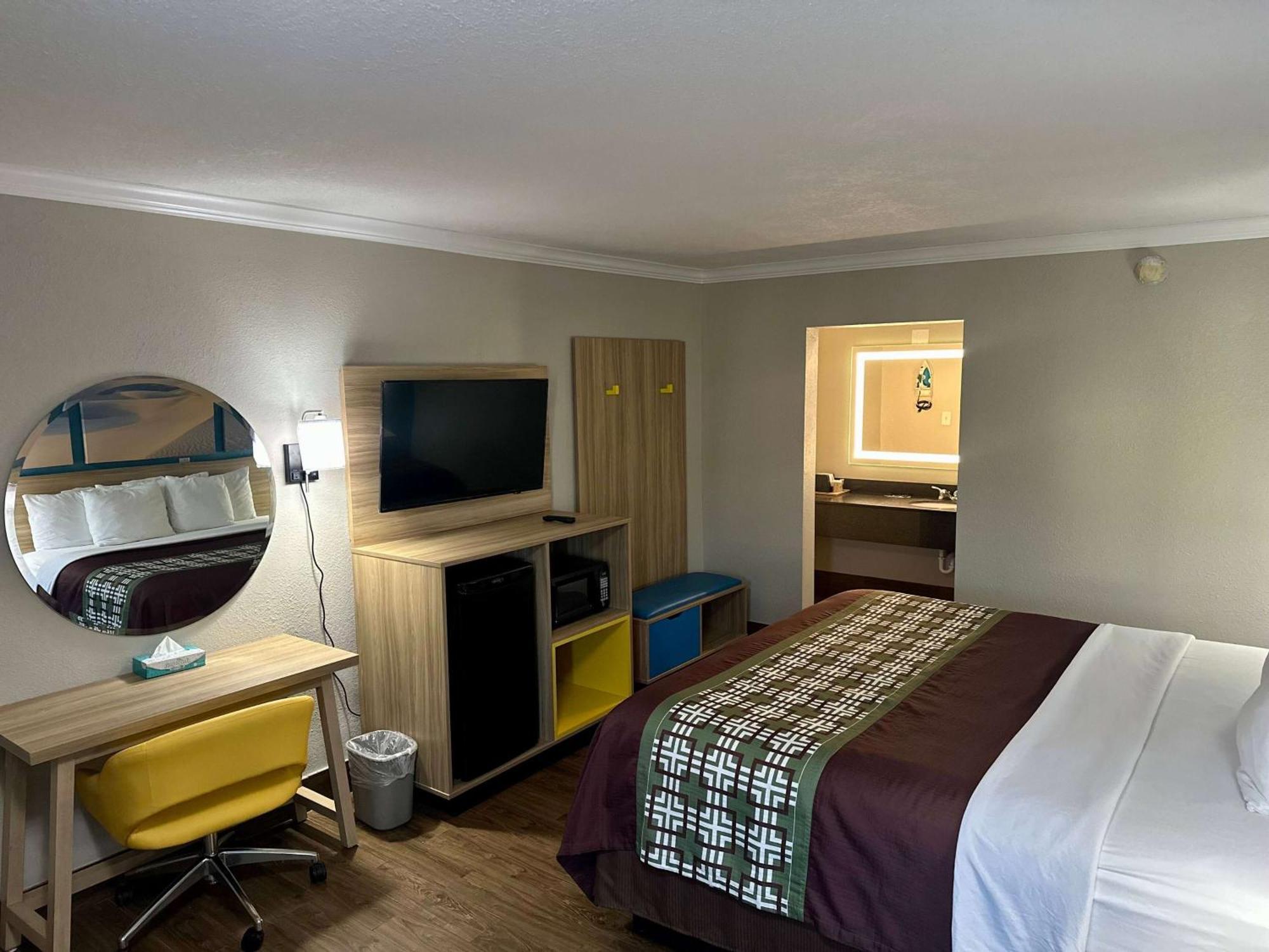 Days Inn By Wyndham Houston East Eksteriør bilde